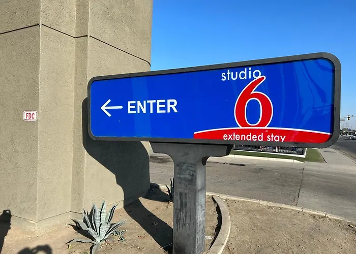 Studio 6 Bakersfield, Ca South