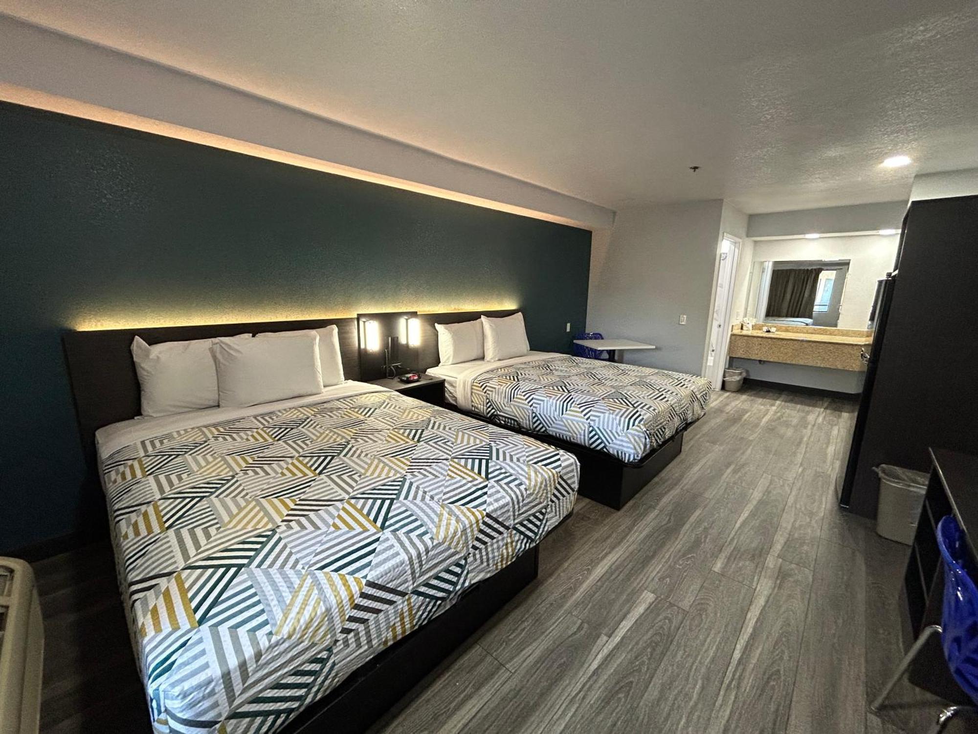 Hotel 6 Bakersfield, Ca South