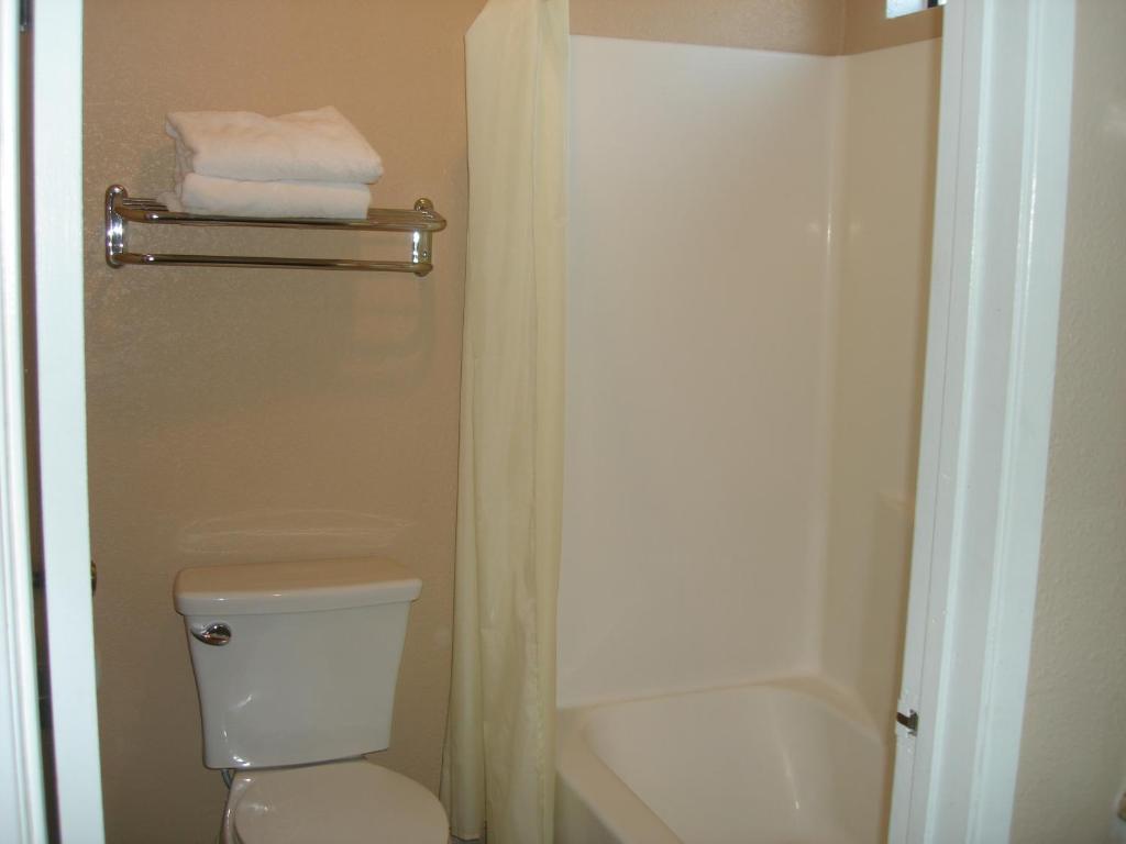 6 Bakersfield, Ca South Hotel 2*