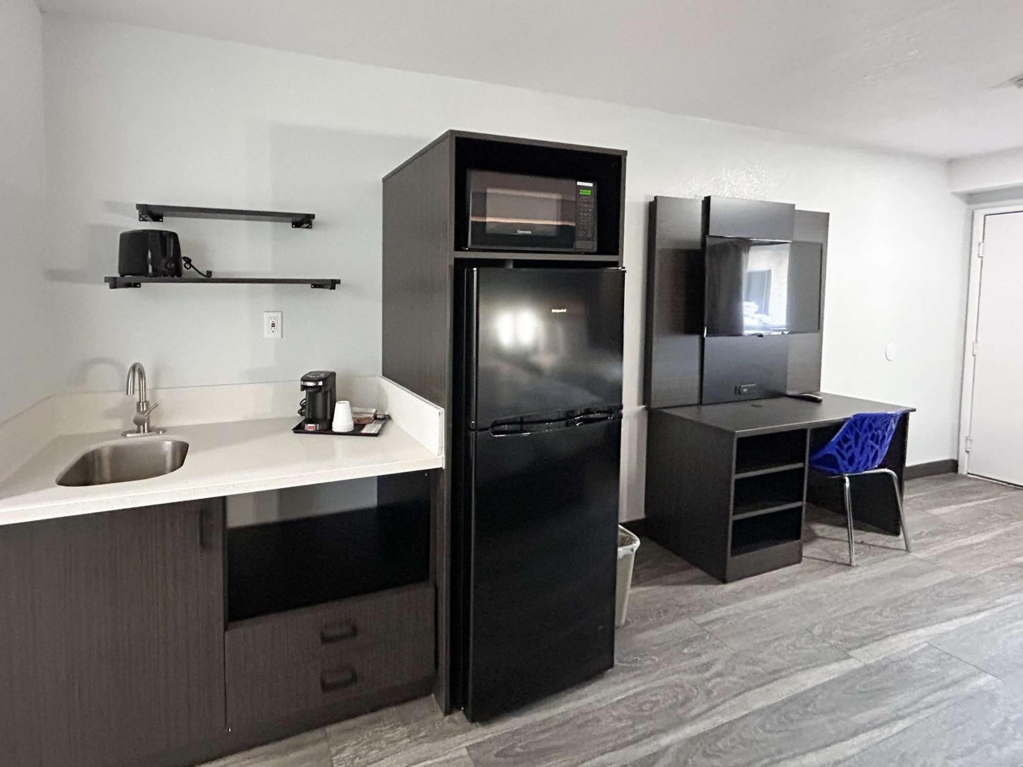 6 Bakersfield, Ca South Hotel 3*