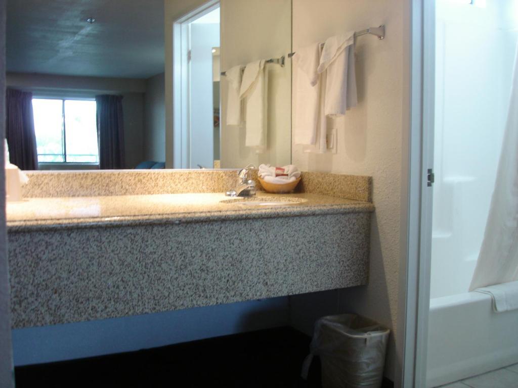 Hotel 6 Bakersfield, Ca South