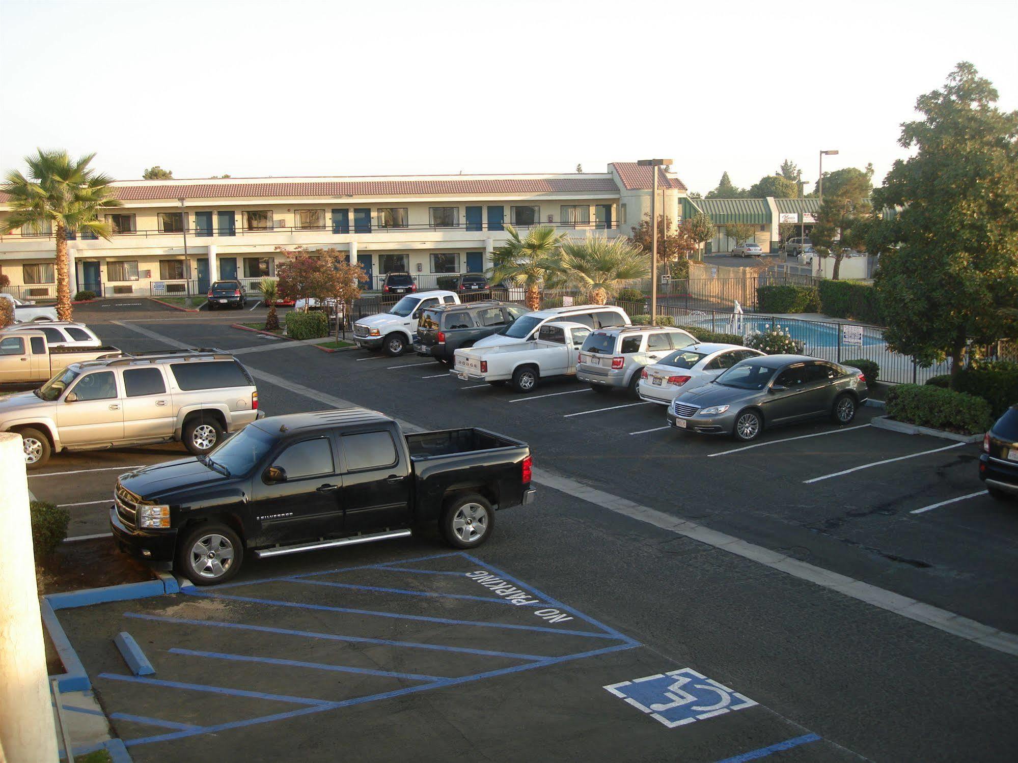 6 Bakersfield, Ca South Hotel 2*